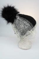 Mütze mit Coloreinsatz doppeltgestrickt mit Kunstfellbommel Grau-Schwarz
